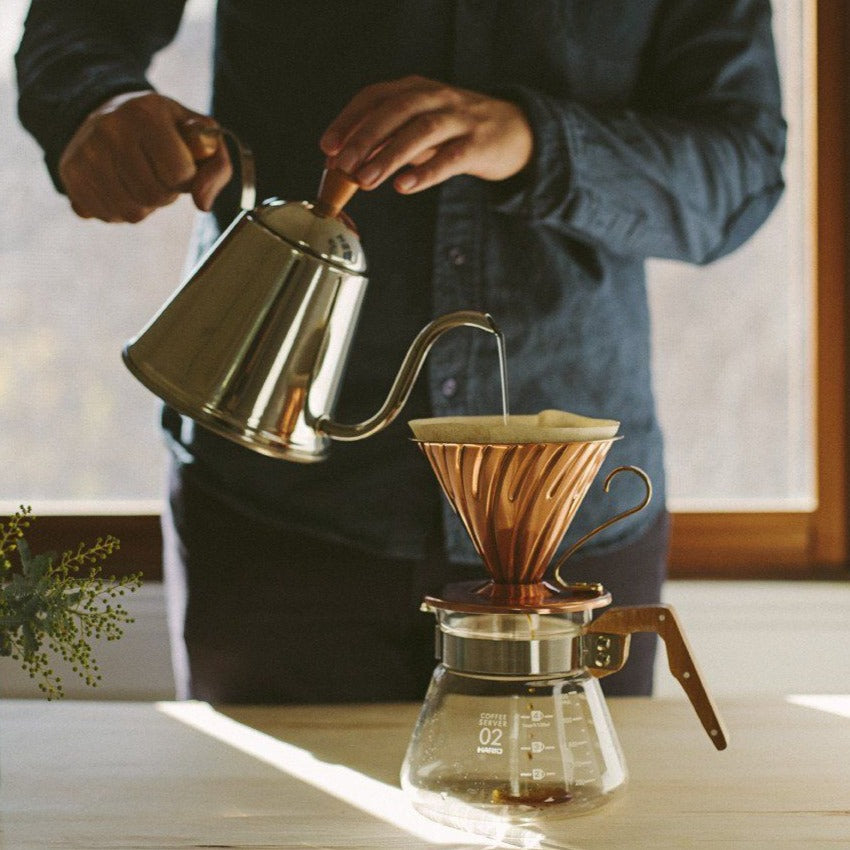 Hario V60-02 stainlesssteel dripper, gold